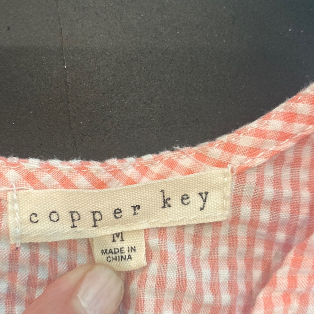 Copper Key Seersucker Romper - pink/white with button closure & ruffles - size M - Picture 10 of 10